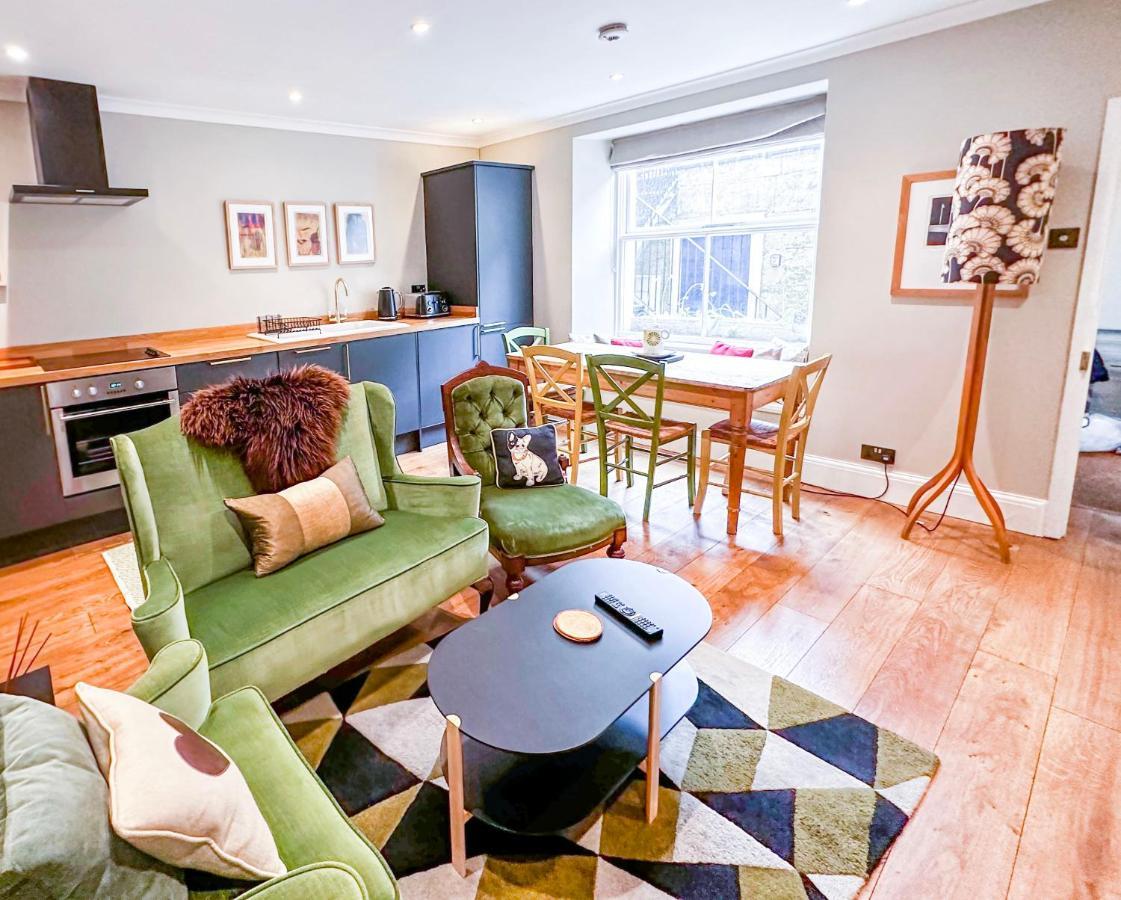 Unique 2 Bed In The Heart Of Bath With Parking Lägenhet Exteriör bild