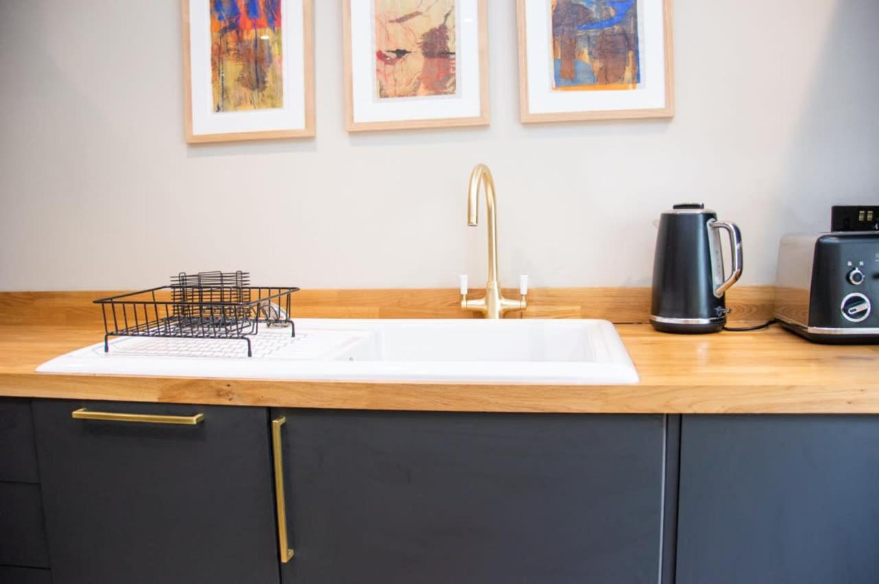 Unique 2 Bed In The Heart Of Bath With Parking Lägenhet Exteriör bild