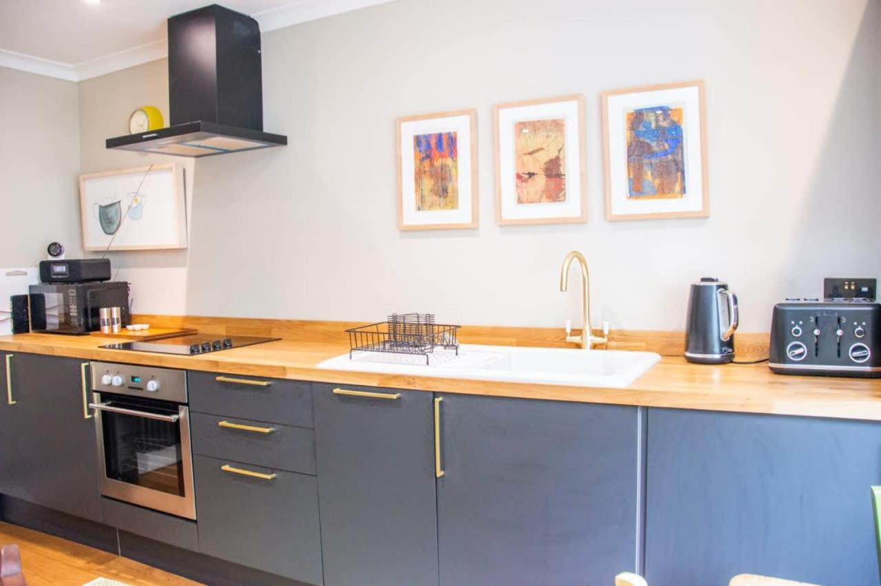 Unique 2 Bed In The Heart Of Bath With Parking Lägenhet Exteriör bild