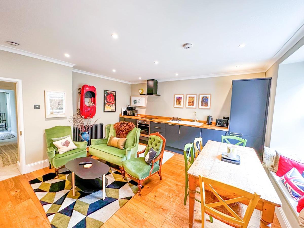 Unique 2 Bed In The Heart Of Bath With Parking Lägenhet Exteriör bild