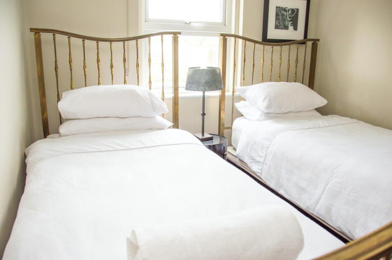 Unique 2 Bed In The Heart Of Bath With Parking Lägenhet Exteriör bild